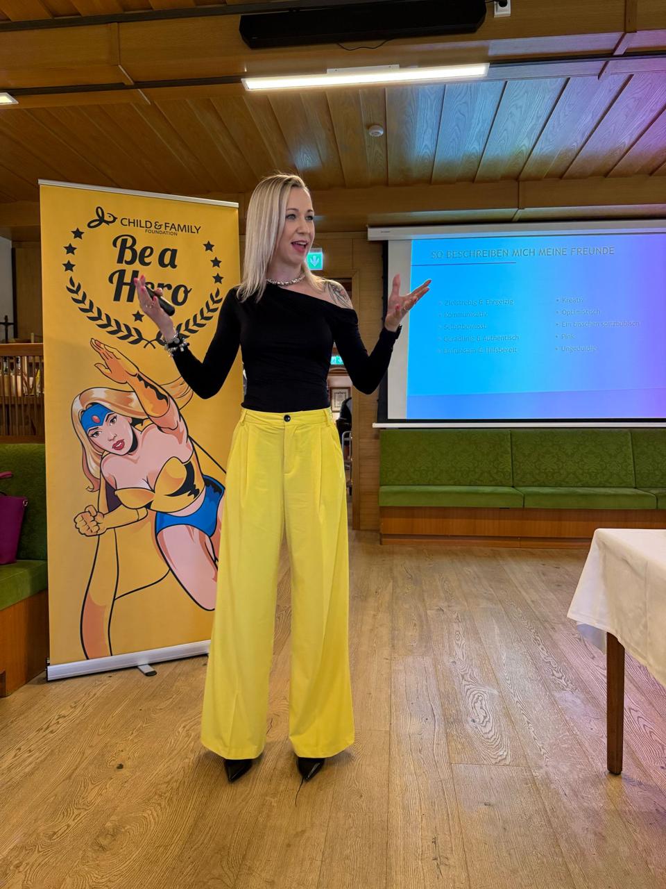 Denise Stadtegger bei einem Marketing- und Leadership-Vortrag
